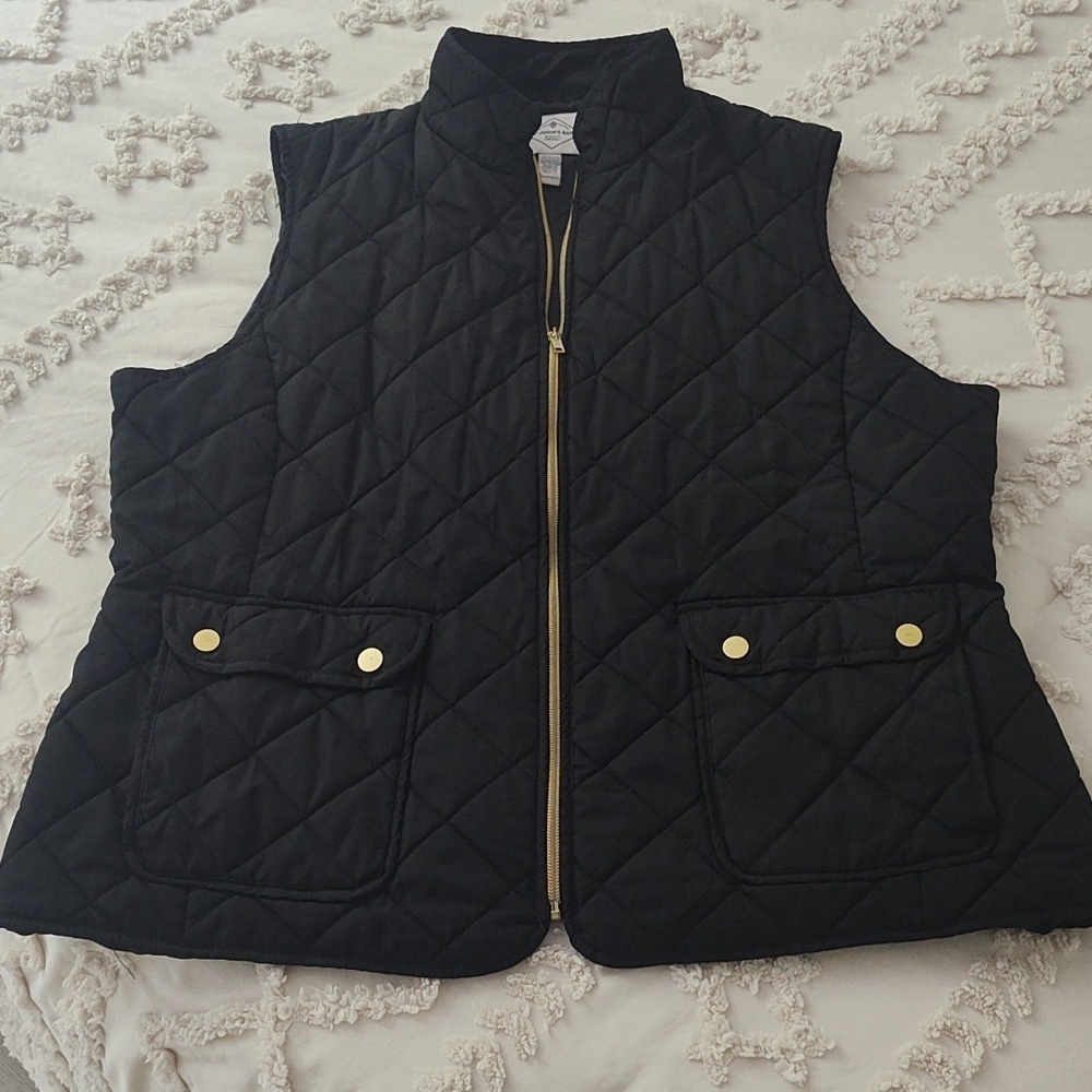 St. John's Bay Black Quilted Vest with gold hardware Size XL